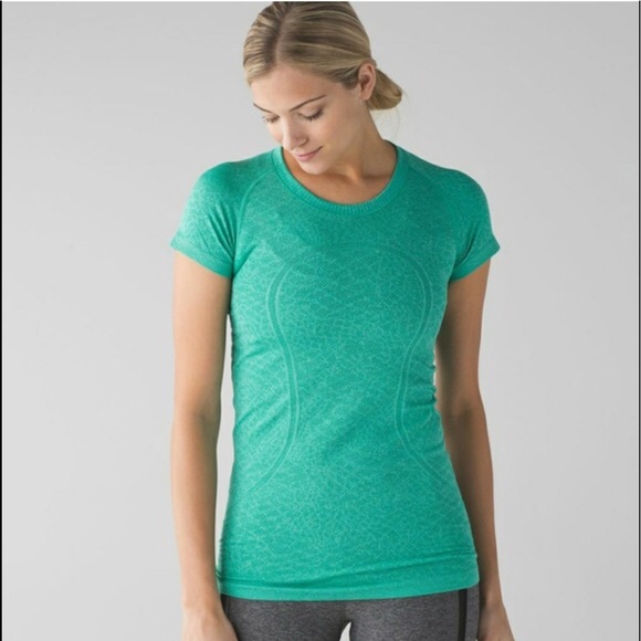 lululemon athletica Tops - Lululemon Green Swiftly Tech Shirt Top Like New